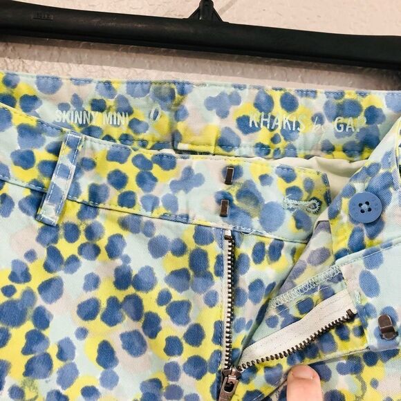 Khakis by Gap Blue Yellow Print Cropped Pants 0 - Picture 2 of 4